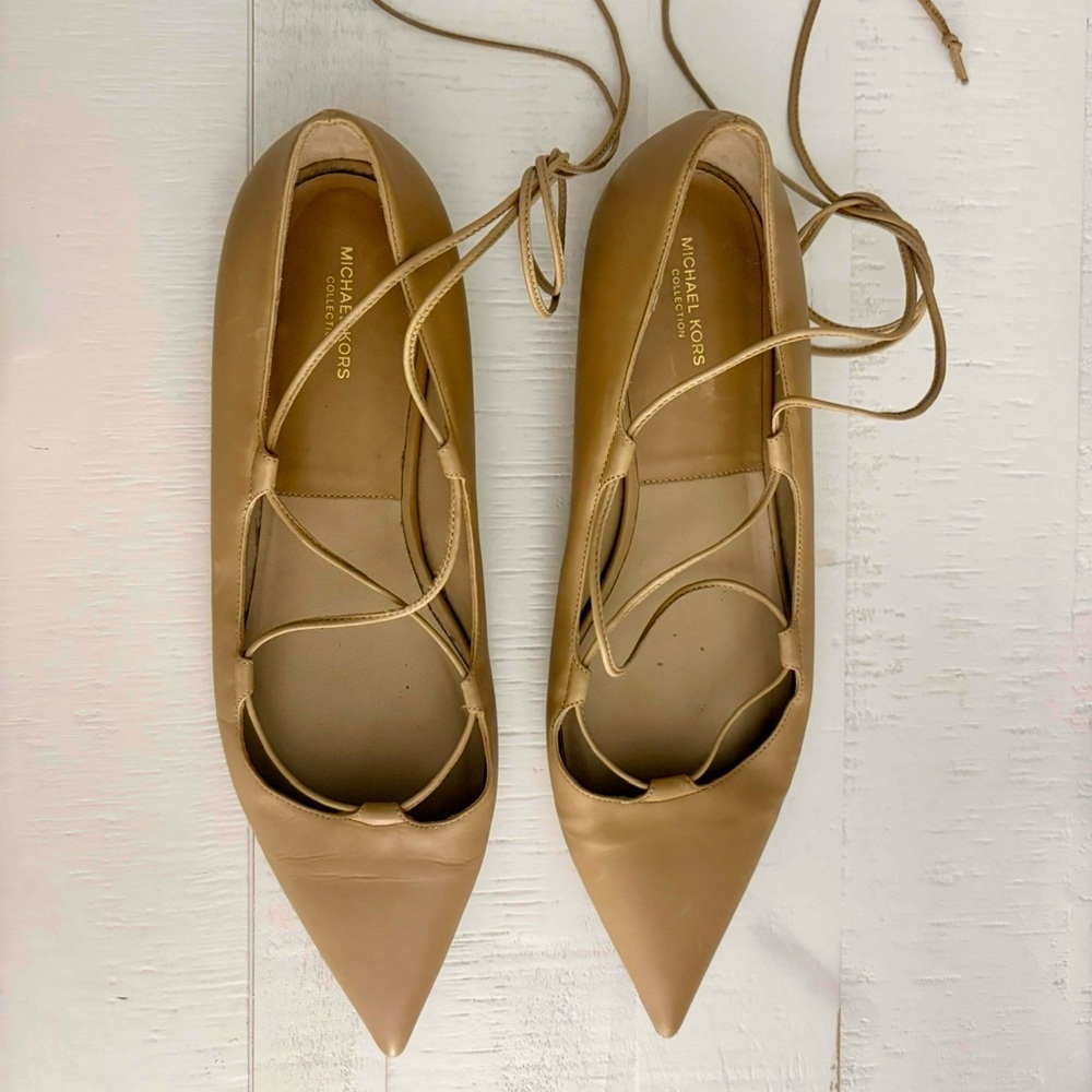 Michael Kors Collection tan leather pointed toe Kallie flats ankle ties 38 / 7.5